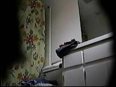 گلیمرس ٹرانس کتیا نے ایک سیاہ فام آدمی کو پچھواڑے میں ڈال دیا۔