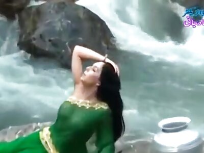 بالغ مالکن سائمن سونیا ایک سیاہ فام آدمی اور ایک ککولڈ کے ساتھ fucks.