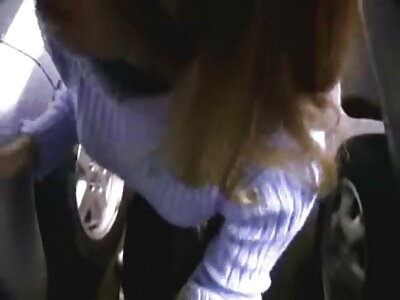 سنہری بارش کے ساتھ گدھے میں BDSM گینگ بینگ۔
