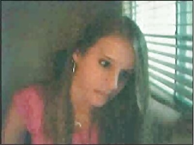 ٹیٹو کے ساتھ ٹھنڈی brunette اٹھی اور بہت اچھا fucked.